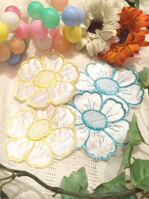 画像1: Vintage   Flower刺繍    シルクサテン   ワッペン   (2color)