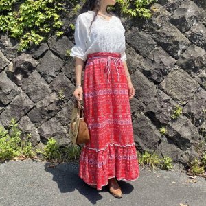 画像1: 70's vintage チロリアン 刺繍風プリント ロングスカート (レッド)