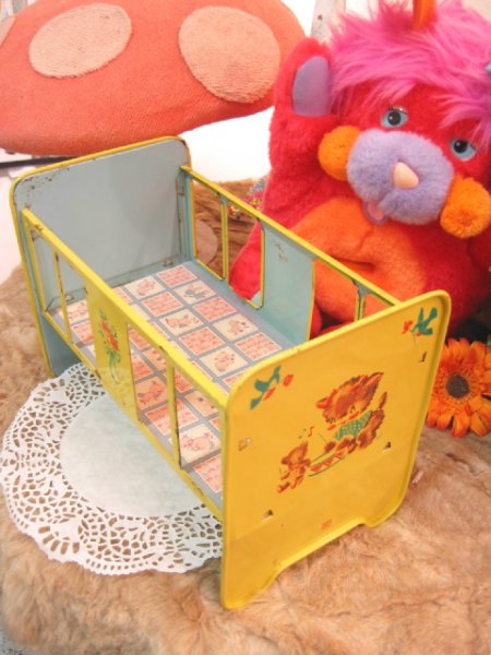 画像1: ★★SALE★★ Vintage Baby Bed型 小物入れ（クリームイエロー） (1)